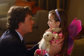 Timothy Hutton and Rhiannon Leigh Wryn in The Last Mimzy (2007)