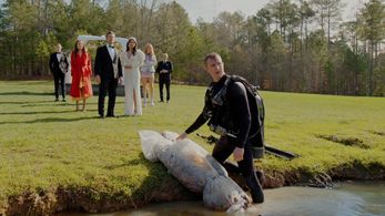 Grant Show, Alan Dale, Maddison Brown, Elizabeth Gillies, Sam Underwood, Rafael de la Fuente, and Justin James Boykin in