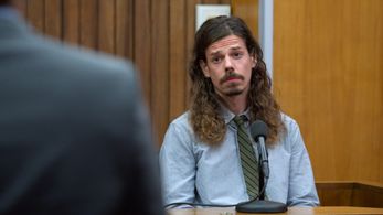 Ben Seaward as Trevor Morris in JURY DUTY