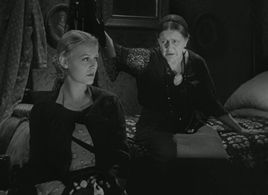 Gloria Stuart and Eva Moore in The Old Dark House (1932)