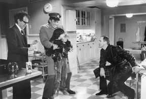 John Lithgow, Christian Fitzpatrick, John Hallam, and Jeffrey Kramer in Santa Claus: The Movie (1985)