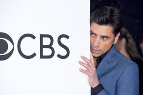 John Stamos at an event for The 43rd Annual People's Choice Awards (2017)