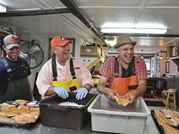 Michael Symon in Burgers, Brew and 'Que (2015)