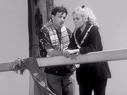 Anita Höfer and Gunther Malzacher in Hafenpolizei (1963)
