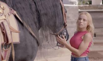 Marcela Guirado in Tres Milagros (2018)