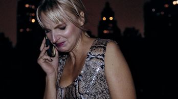 Anna upsets on phone