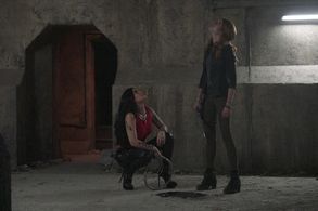 Emeraude Toubia and Katherine McNamara in Shadowhunters (2016)