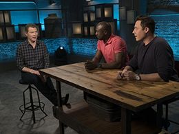 Bobby Flay, Jeff Mauro, and Eddie Jackson in Beat Bobby Flay (2013)