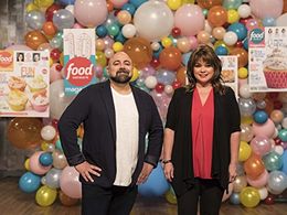 Valerie Bertinelli and Duff Goldman in Kids Baking Championship (2015)