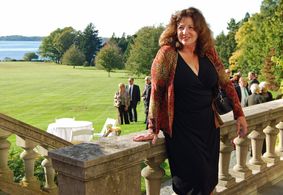 Elaine Victoria Grey