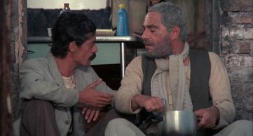 Alfredo D'Ippolito and Nino Manfredi in Ugly, Dirty and Bad (1976)