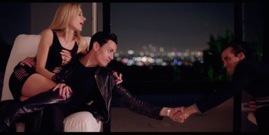 Paula Labaredas and Enzo Zelocchi in Unbreakable Souls (2015)