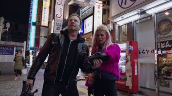 Tara Reid and Ian Ziering in Sharknado 5: Global Swarming (2017)