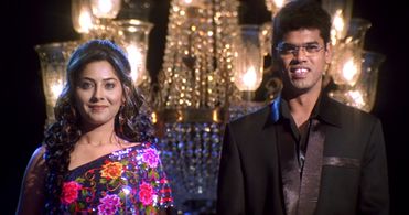 Siddarth Jadhav and Sonalee Kulkarni in Irada Pakka (2010)