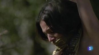 Elisa Mouliaá in Águila Roja (2009)