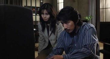 Nanako Matsushima and Hiroyuki Sanada in Ringu (1998)