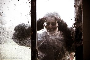 Suzanne Tufan in Population: 2 (2012)