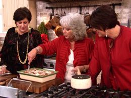 Paula Deen in Paula's Best Dishes (2008)