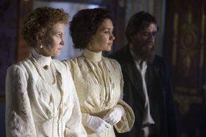 Ingeborga Dapkunaite, Vladimir Mashkov, and Ekaterina Klimova in Grigoriy R. (2014)