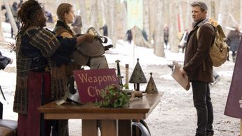 Jeremy Renner, Candy McLellan, and Adelle Drahos in Hawkeye (2021)