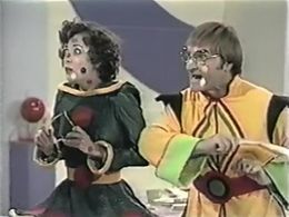 Jack DeLeon and Udana Power in The Lost Saucer (1975)