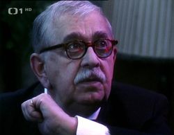 Vlastimil Brodský in Dívka se zázracnou pametí (1996)