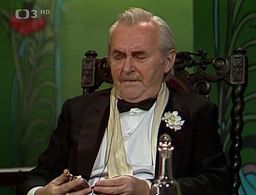 Jirí Sovák in Kasta P cili Kabaret starsích pánu (1992)