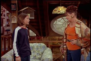 Joseph Gordon-Levitt and Elmarie Wendel in 3rd Rock from the Sun (1996)