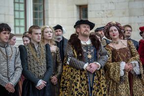 Colm Meaney, Alex Heath, Louis Landau, Rebecca Gethings, and Naomi Battrick in The Serpent Queen (2022)