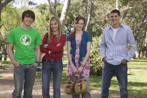 Drake Bell, Sean Faris, Danielle Panabaker, and Katija Pevec in Yours, Mine & Ours (2005)