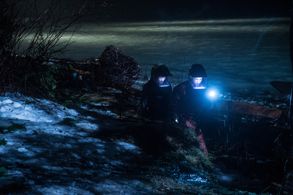 Christopher Larkin and Richard Harmon in The 100 (2014)