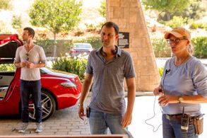 Betsy Magruder and Dan Fogelman in Danny Collins (2015)