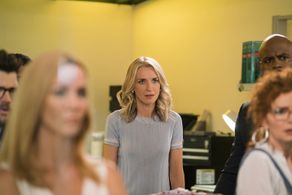 Ever Carradine, Ryan Sands, Brigid Brannagh, Kevin Weisman, and Annie Wersching in Runaways (2017)