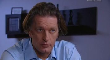 Sergey Kolesnikov in Serdtsu ne prikazhesh (2007)