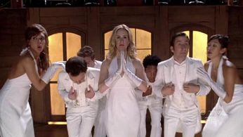 Sarah Paulson, Camille Chen, Ayda Field, and D.L. Hughley in Studio 60 on the Sunset Strip (2006)