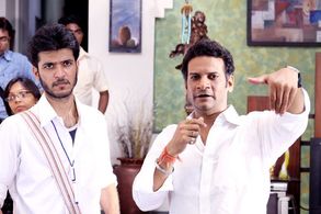 Satish Rajwade in Badam Rani Gulam Chor (2012)