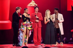 Kevin Mazur, Madelyn Cline, J.D., Madison Bailey, Chase Stokes, and Rudy Pankow at an event for 2021 MTV Movie & TV Awar