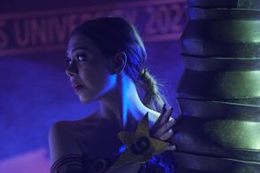 Rose Van Ginkel in Gluta (2021)