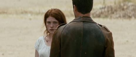 Yann Bean and Iris Bry in The Guardians (2017)