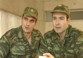 Nikos Psarras and Thanassis Efthimiadis in O nikitis (1997)