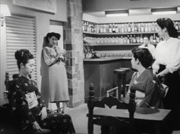 Kikuko Hanaoka, Kyôko Kagawa, Kinuyo Tanaka, and Kyôko Akemi in Ginza Cosmetics (1951)