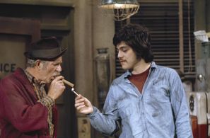 Jack Albertson and Freddie Prinze in Chico and the Man (1974)