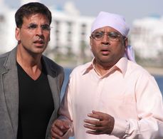 Akshay Kumar and Paresh Rawal in Welcome (2007)