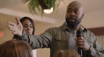 Mike Whaley in Saints & Sinners (2016)