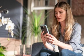 Caitlin Bassett in Quantum Leap (2022)