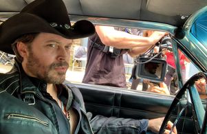 Luis Fernandez as Jota Jota on set of SAMLAND