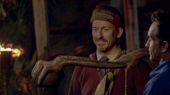 Jeff Probst and Ron Clark in Survivor (2000)