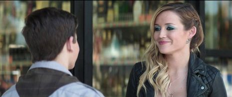 Sarah Dumont and Tye Sheridan in Scouts Guide to the Zombie Apocalypse (2015)