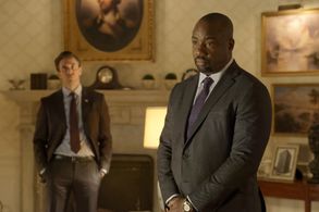 Malik Yoba and Ashley Zukerman in Designated Survivor (2016)