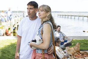 Jon Bernthal and Leah Pressman in We Own This City (2022)